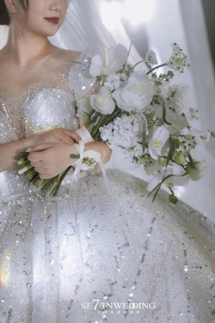 七瓣雪婚礼创意自然舒适的白绿色侘寂风婚礼