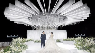 将宴会感和设计感完美融合的秀场风韩式婚礼