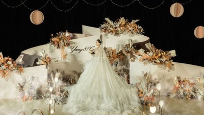 呈现出空灵澄净高级感的泰式极简风婚礼