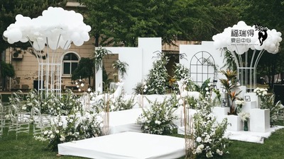 营造出优雅浪漫氛围的白绿色系户外婚礼