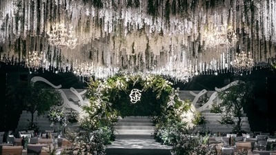 沉浮于梦幻与现实之间，一场繁花烂漫的白绿色系婚礼