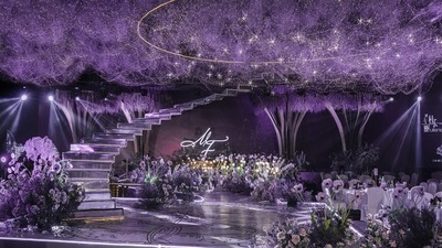 用神秘而缱绻的紫色，营造一场仿若梦境般美好的花园婚礼