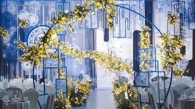 以青花瓷为灵感，打造一场古典淡雅的新中式婚礼