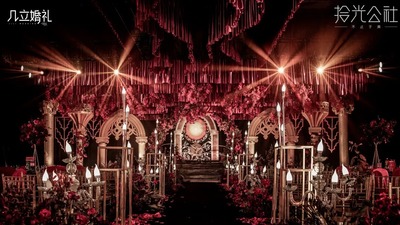 在大气中透出低调奢华之感的红金色系欧式婚礼