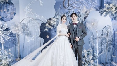 自带优雅又不会过份张扬的梦幻蓝色系婚礼