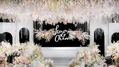 流利线条搭配柔和色彩，一场凸显现代设计之美的婚礼