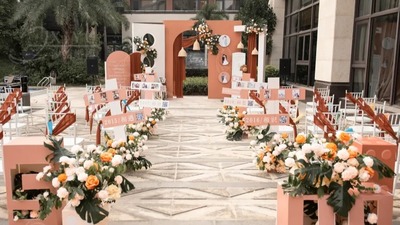 温馨和谐又有着层次感的秋色系户外婚礼